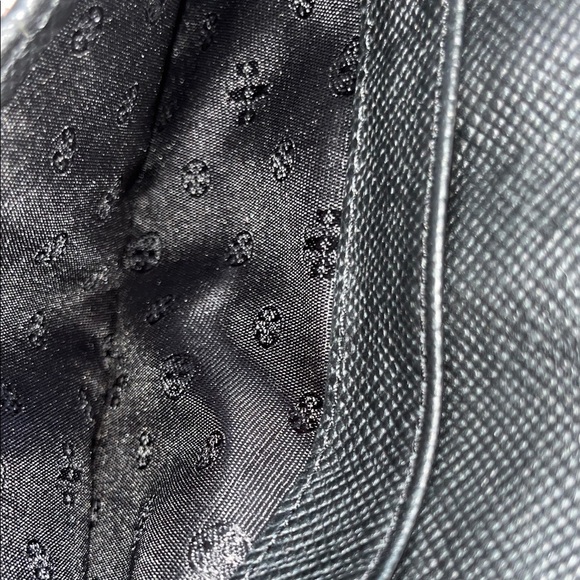 Tory Burch Perry Zip Passport Continental Wallet Wristlet EUC - Picture 6 of 15